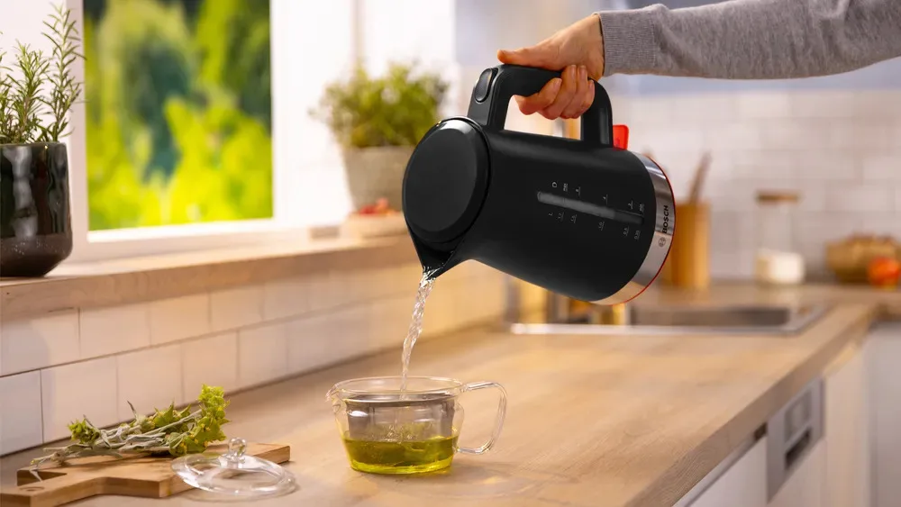 Электрический чайник Bosch TWK4M223 Черный