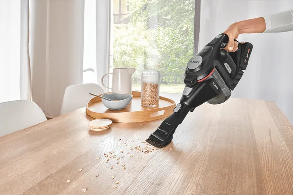 Вертикальный пылесос Bosch BCS82BL24