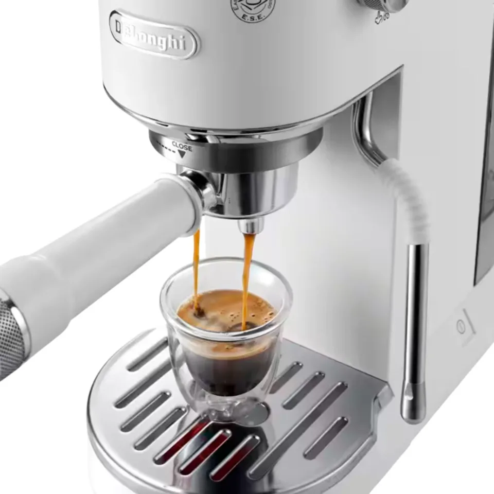 Qəhvə bişirən Delonghi EC885.BG