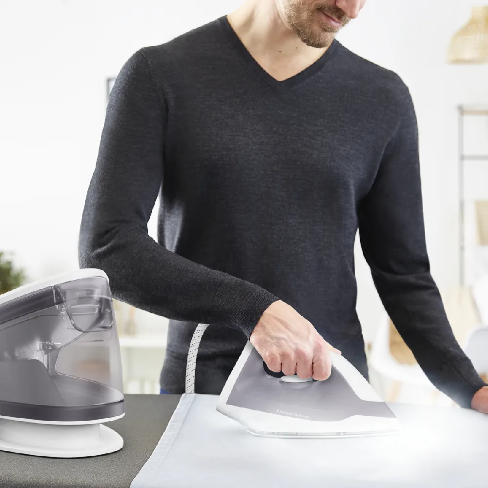 Паровой утюг Tefal Express Mini SV4111