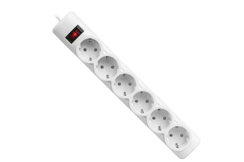 Uzatma kabeli Defender Surge protector DFS 153 3 m white 6 outlets (99490)
