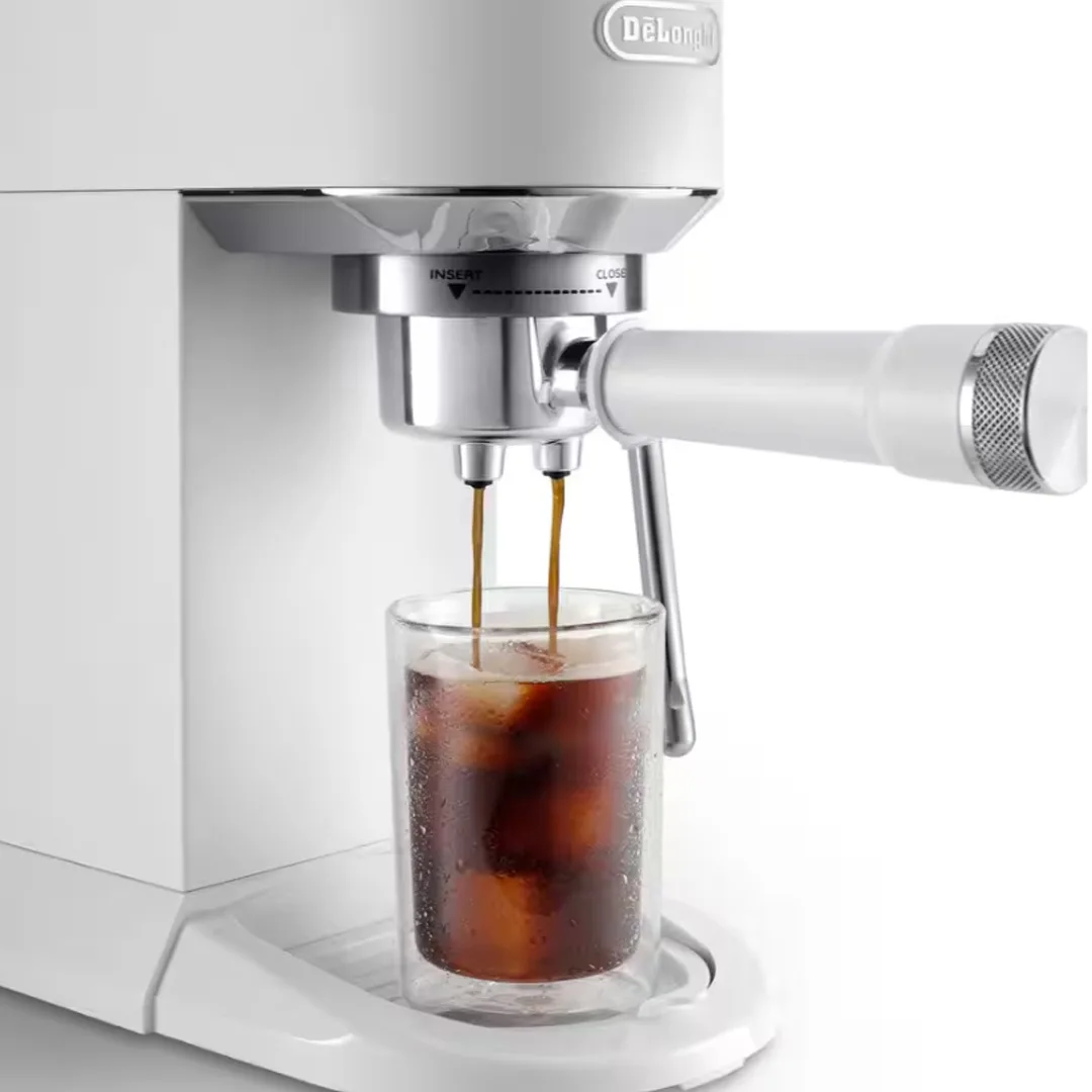 Qəhvə bişirən Delonghi EC890.WI