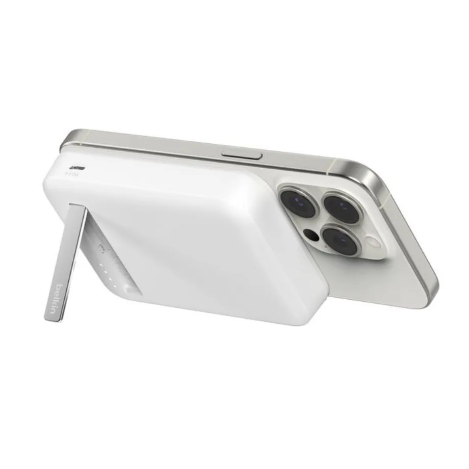 Внешний аккумулятор Belkin 8K Qi2, совместимый с MagSafe, с подставкой, белый